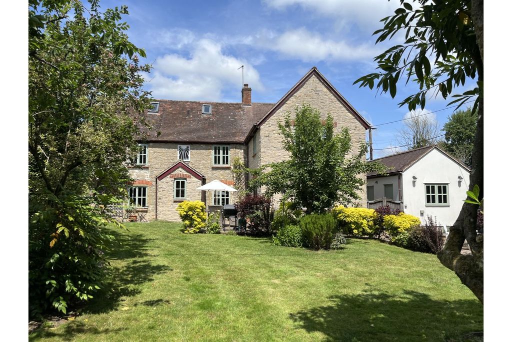 Property photo 1 of 20