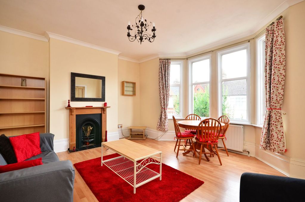 Property photo 2 of 25
