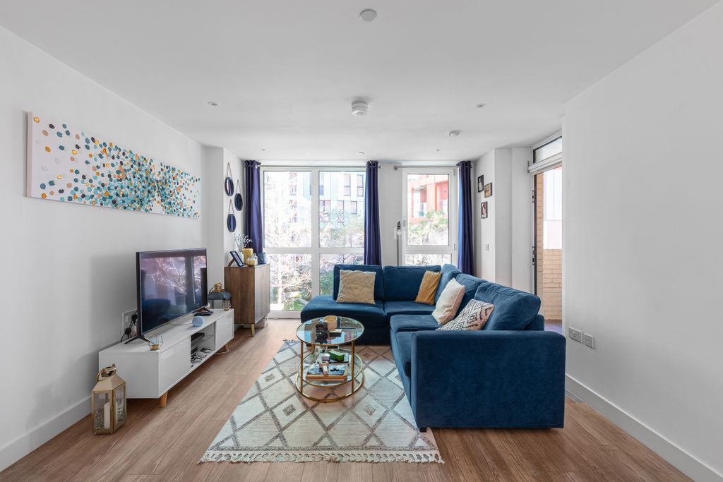 Property photo 2 of 14 094A1803