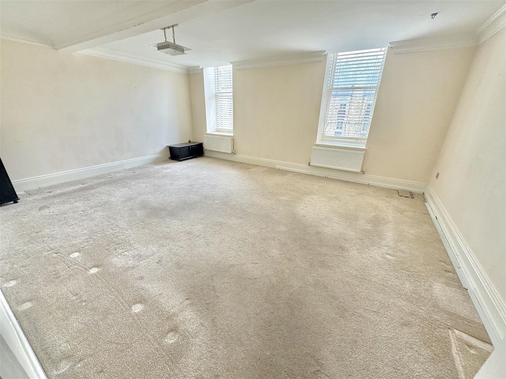 Property photo 2 of 15 Tempimages0Erb6.Jpg