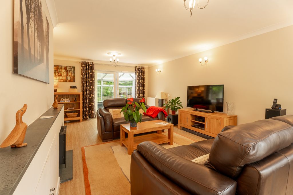 Property photo 3 of 23