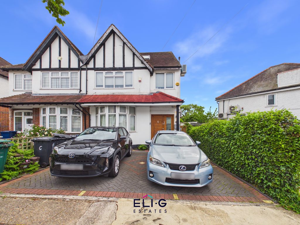 Property photo 1 of 13 Two Bedroom Apartment, With Private Garden & Parking, Refurbished Approx 5 Years Ago