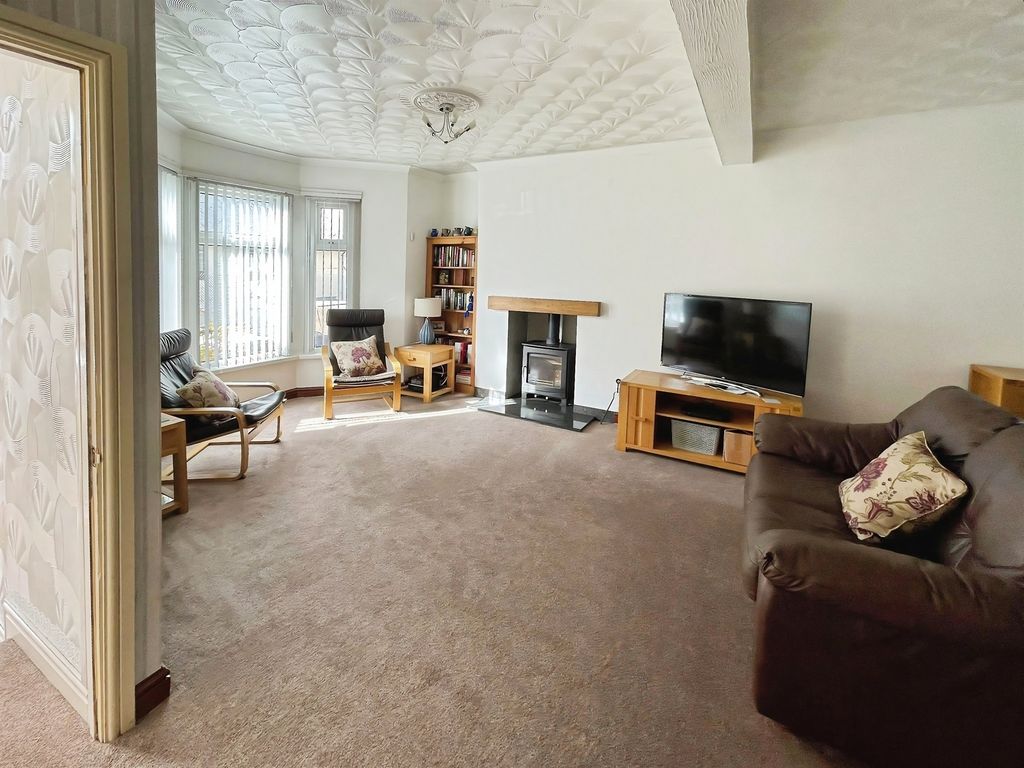 Property photo 2 of 24