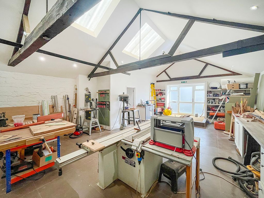 Property photo 2 of 11