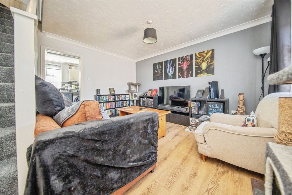 Property photo 3 of 12