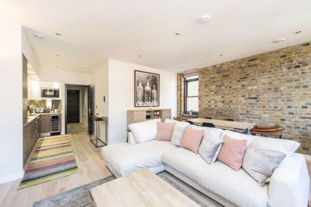 Property photo 3 of 11