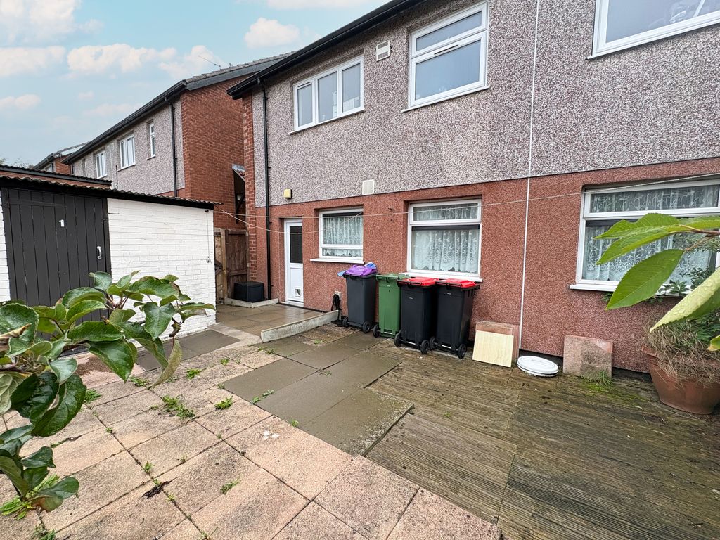 Property photo 2 of 17 Garden Rear Of Flat 1