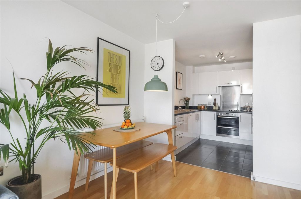 Property photo 3 of 8 Picture No. 19