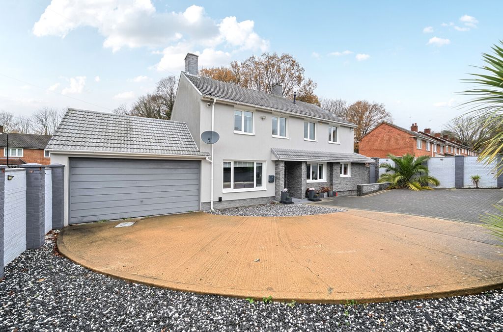 Property photo 1 of 18 1387732-6-6931797...