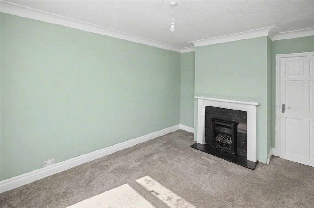 Property photo 2 of 12 Picture No. 18