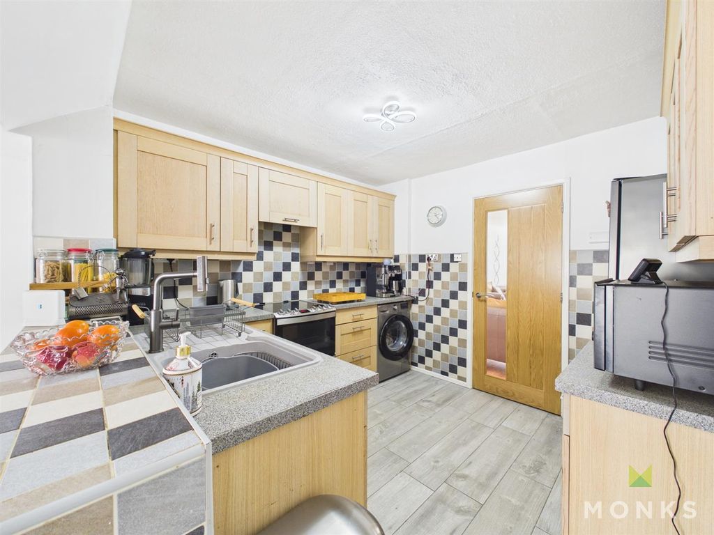 Property photo 3 of 24 Cam01420G0-Pr0991-Still016.Jpg