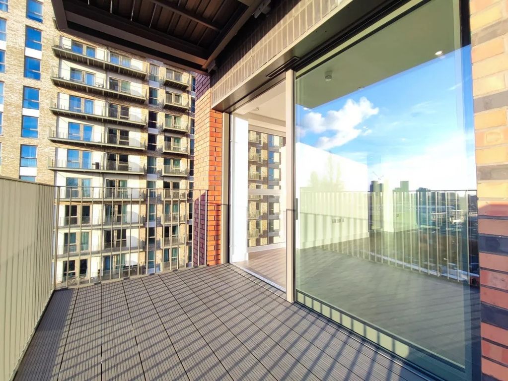 Property photo 2 of 23