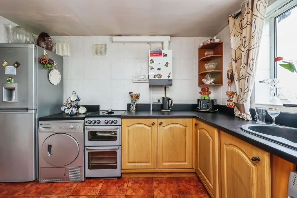House in Nottingham, Clifton - View 6