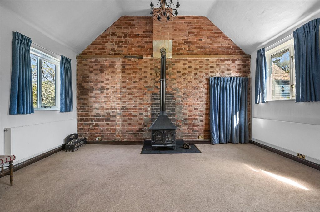 Property photo 2 of 26 Picture No. 18