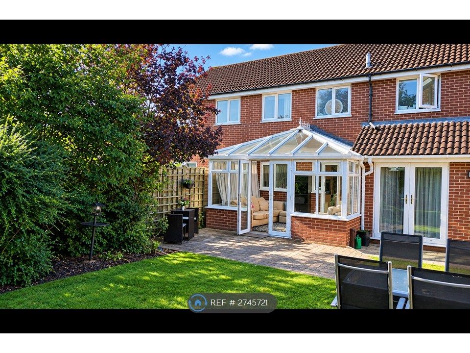 Property photo 2 of 9 Conservatory