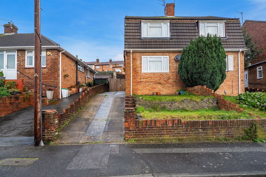 Property photo 1 of 12