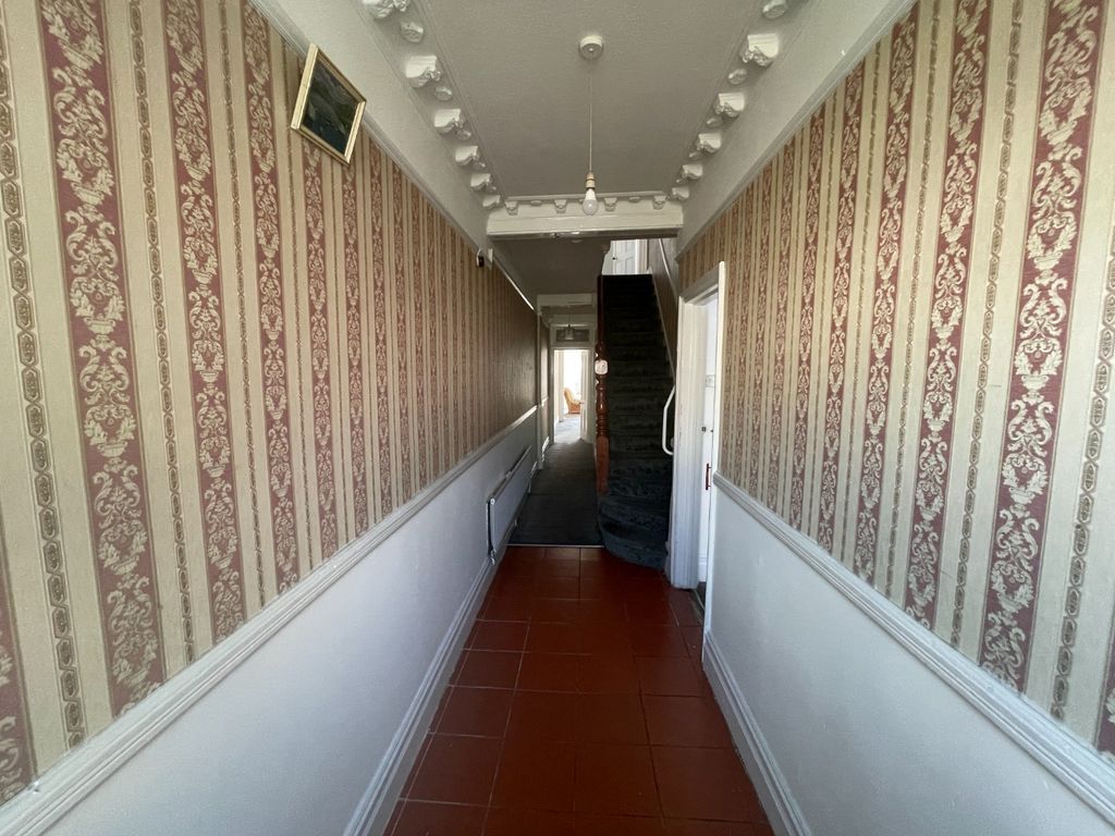 Property photo 2 of 14 4170772