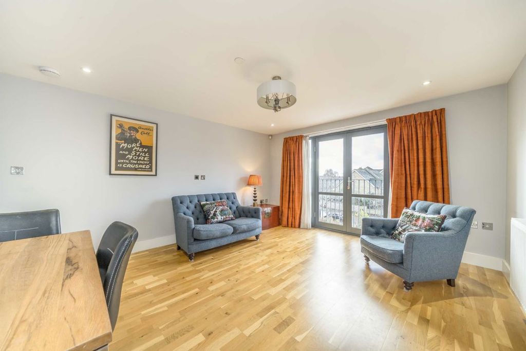 Property photo 2 of 8