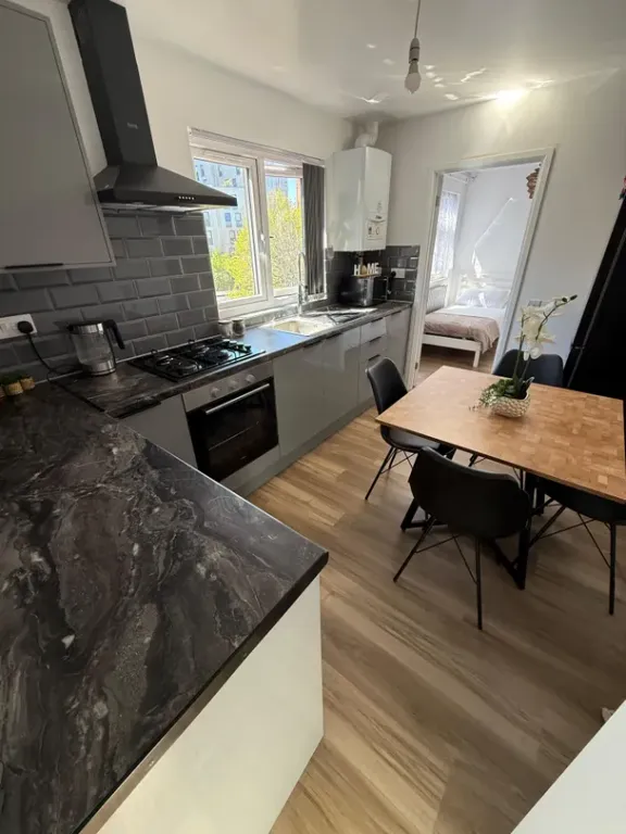 Property photo 1 of 31