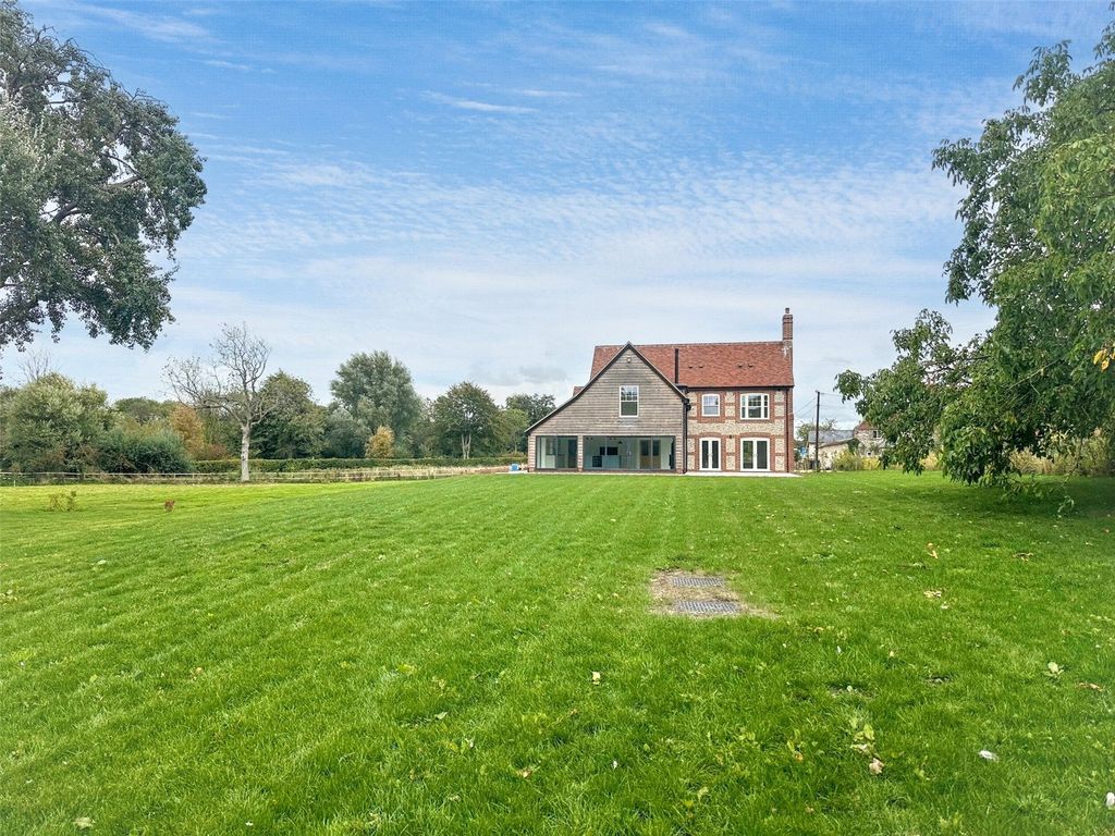 Property photo 3 of 26 Picture No. 18