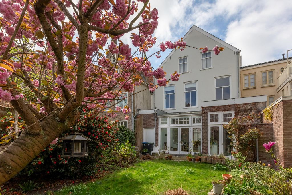 Property photo 3 of 66