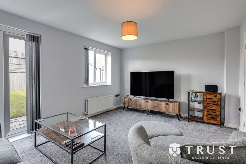 Property photo 3 of 26