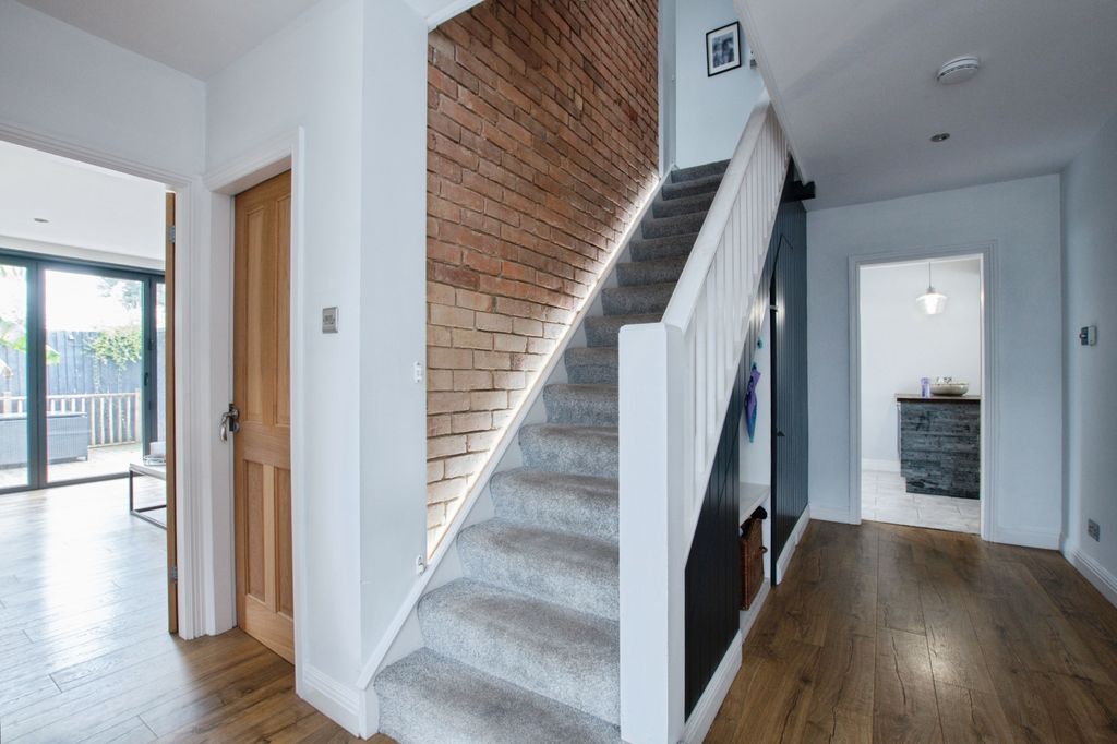 Property photo 2 of 20 Staircase