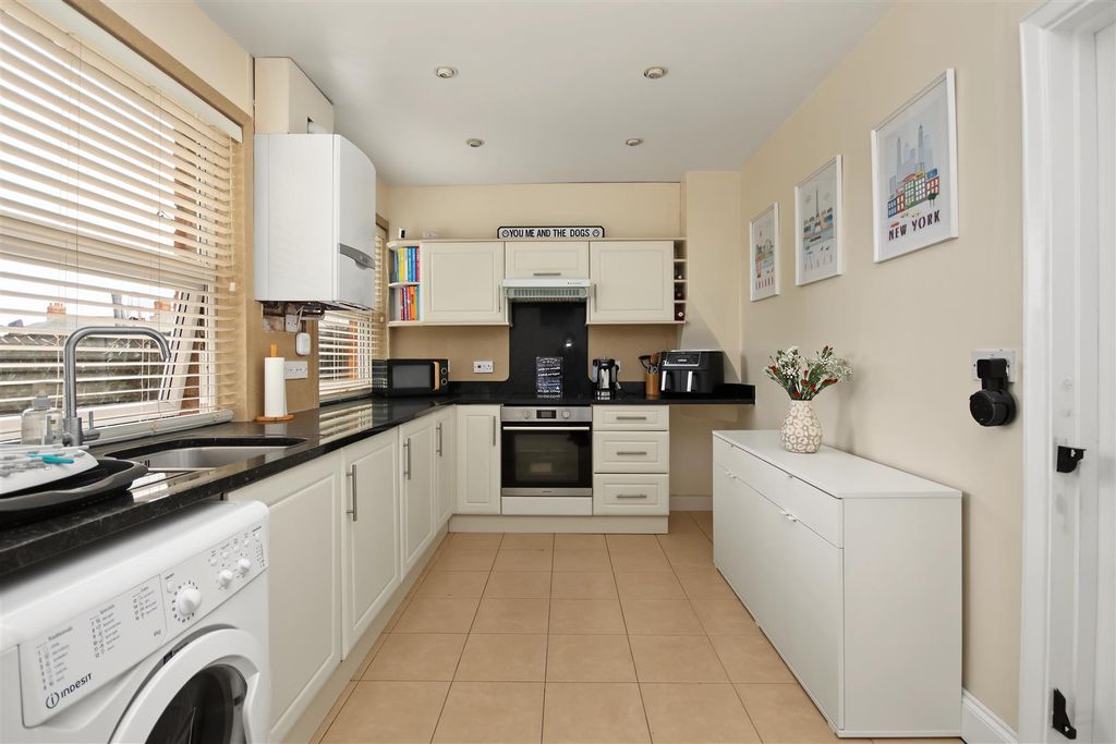 Property photo 3 of 15 Img_0019.Jpg