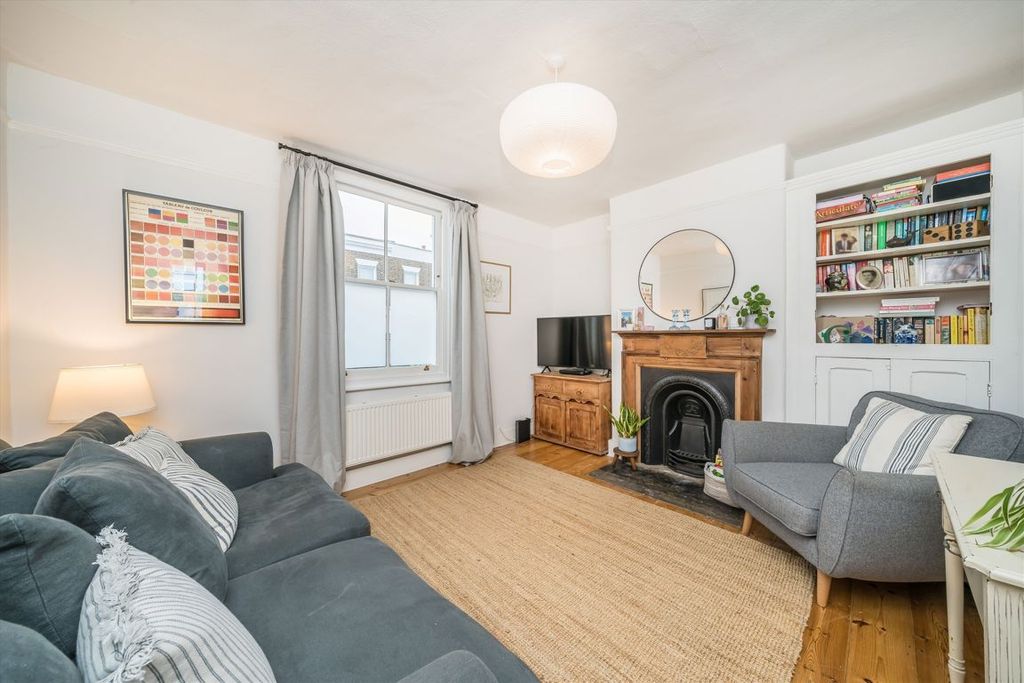 Property photo 2 of 8