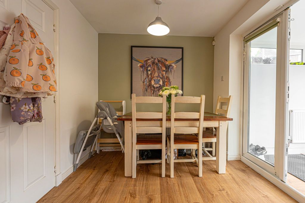 Property photo 3 of 40