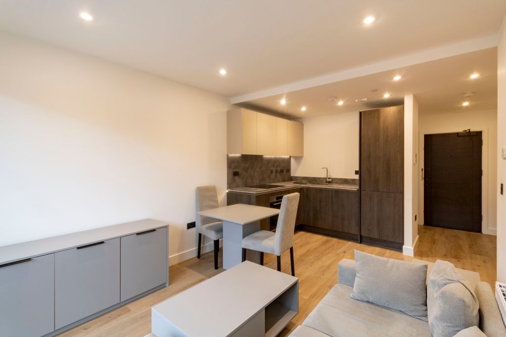 Property photo 3 of 21