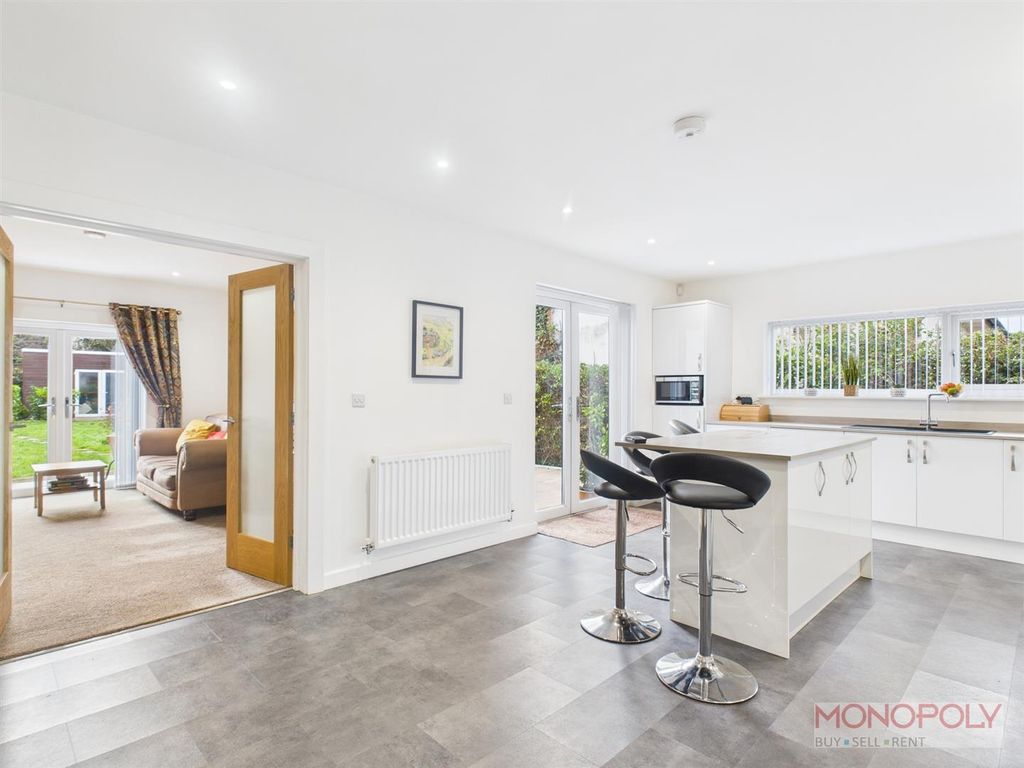 Property photo 3 of 31 Cam01943G0-Pr0573-Still037.Jpg