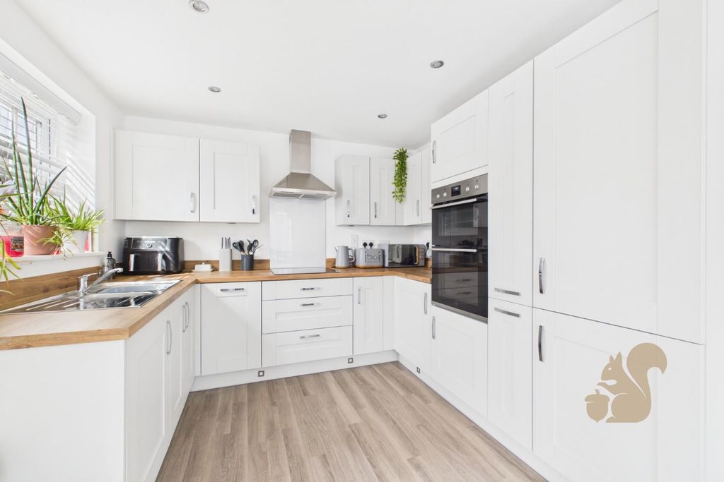 Property photo 2 of 19 Cam05565G0-Pr0057-Still021.Jpg