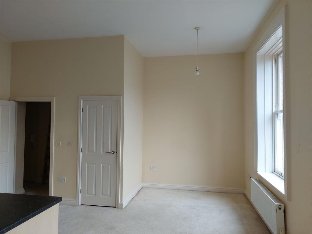 Property photo 3 of 7 Living Area.Jpg