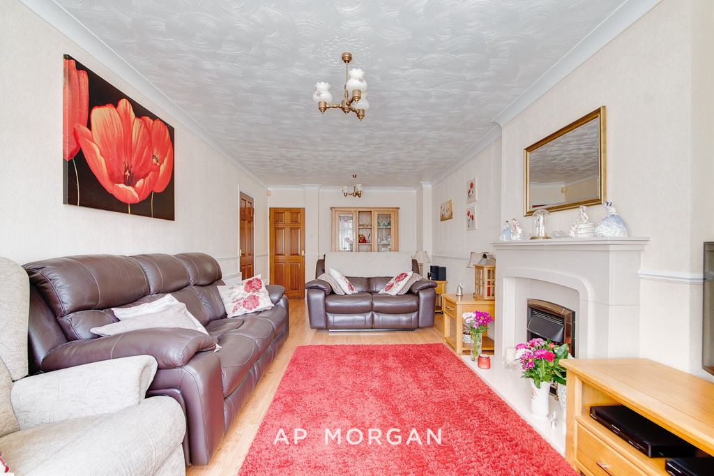 Property photo 3 of 16 Picture No. 09