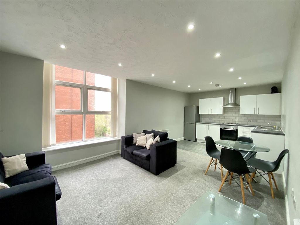 Property photo 2 of 9
