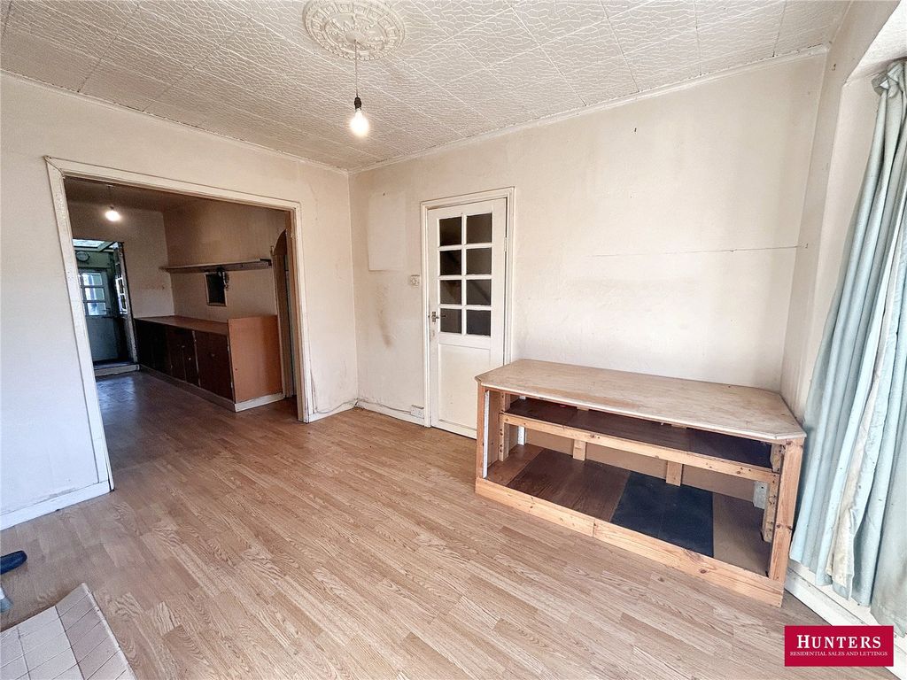 Property photo 3 of 15 Picture No. 02