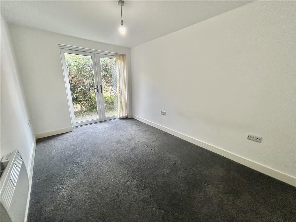 Property photo 2 of 12 Image