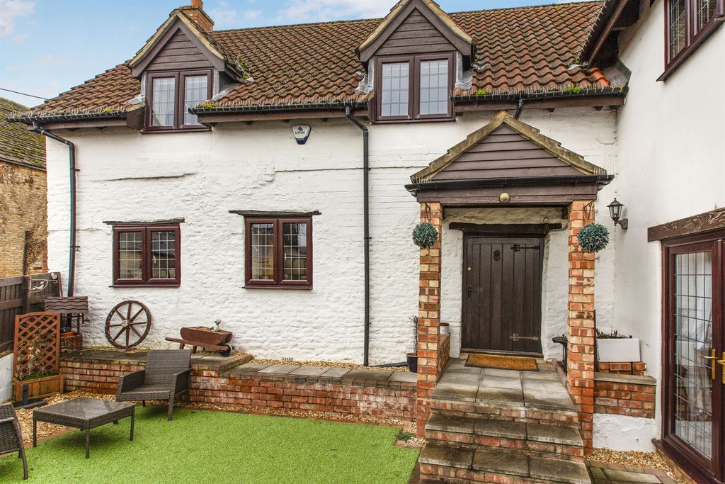 Property photo 1 of 17