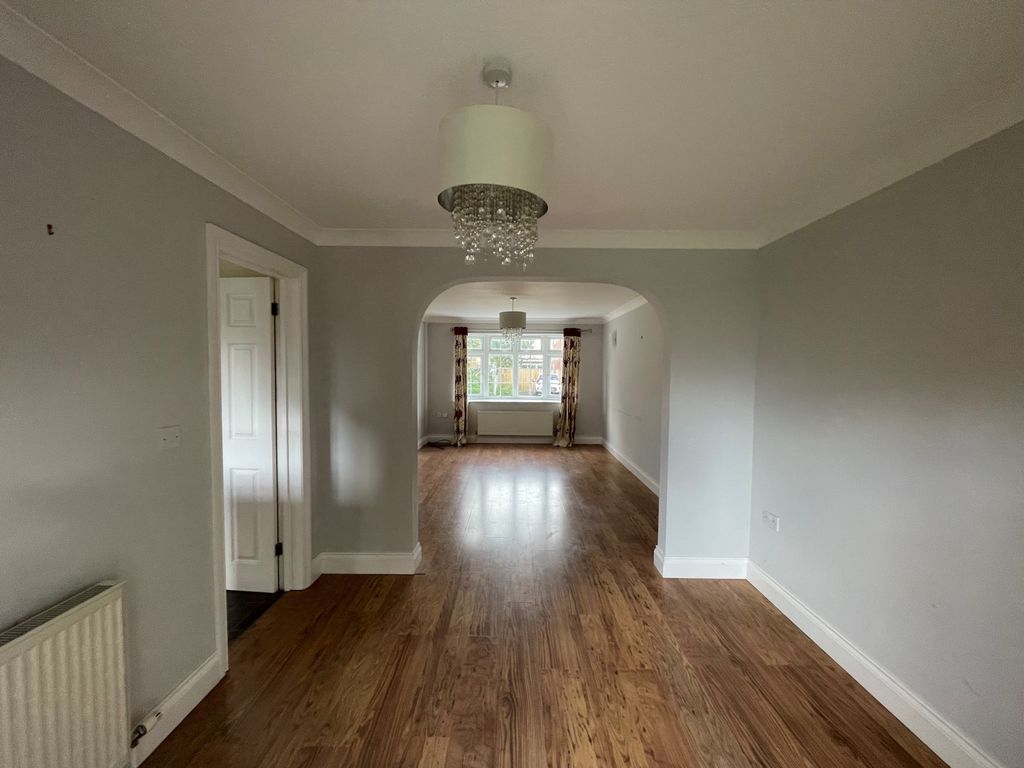 Property photo 3 of 9 Photo 3