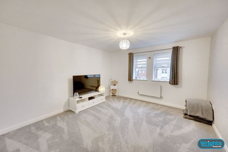 Property photo 2 of 11 Photo 3