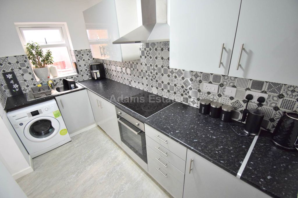 Property photo 1 of 4