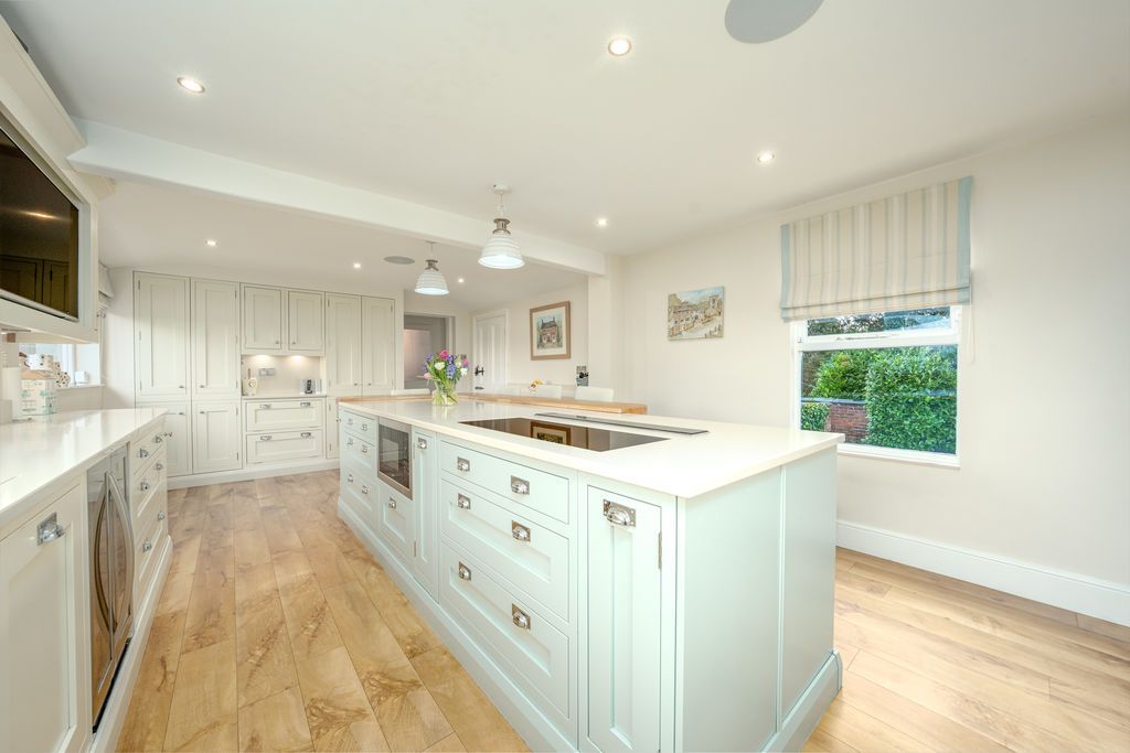 Property photo 2 of 56 Photo 44