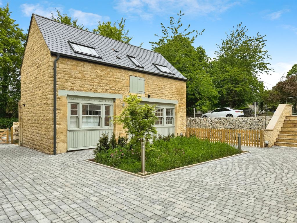 Property photo 2 of 18
