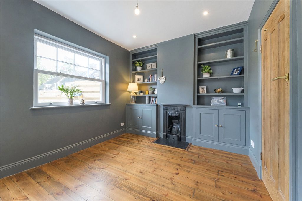 Property photo 2 of 13