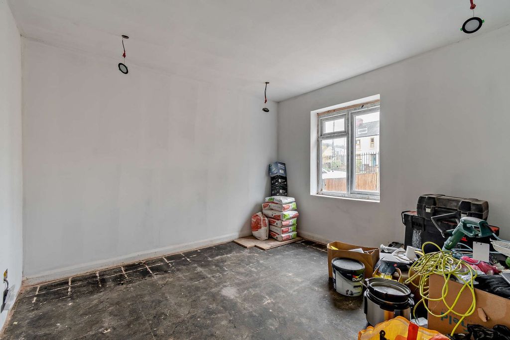 Property photo 2 of 24