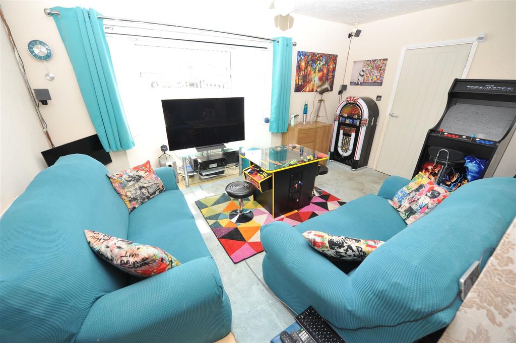 Property photo 2 of 19