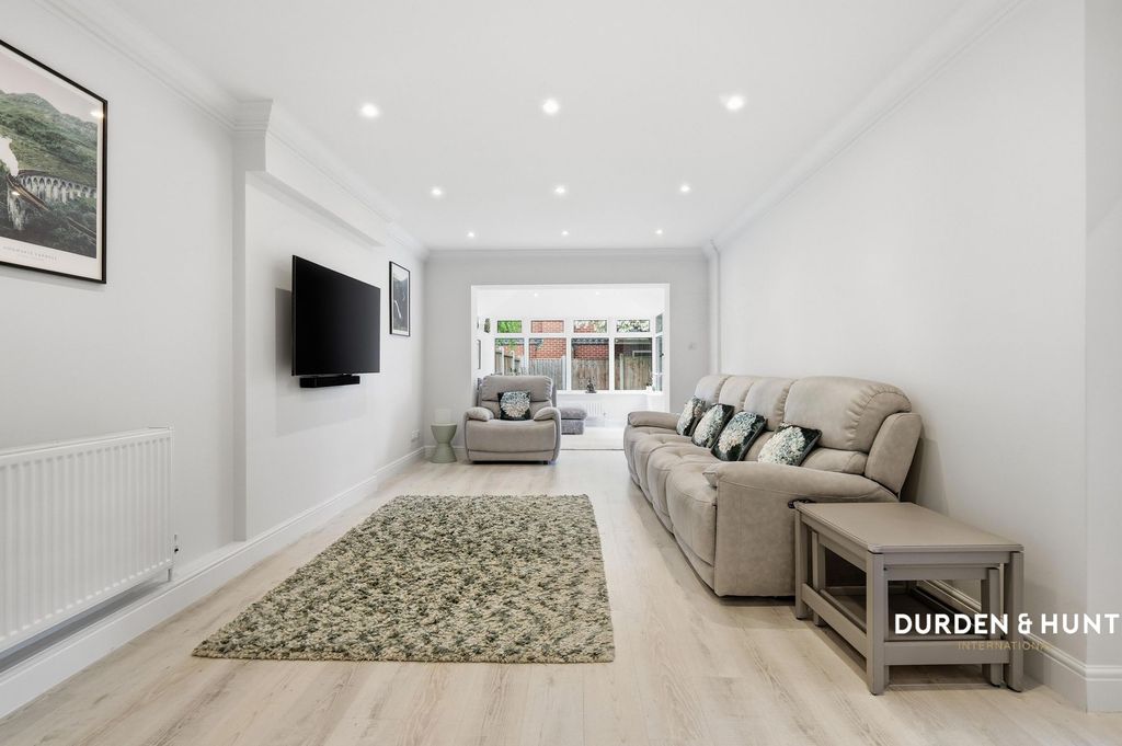 Property photo 2 of 24