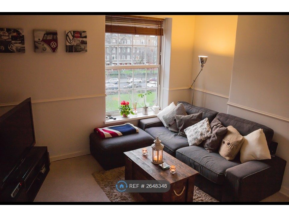 Property photo 2 of 21 Living Room