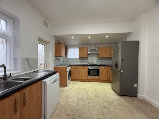 Property photo 2 of 7 6